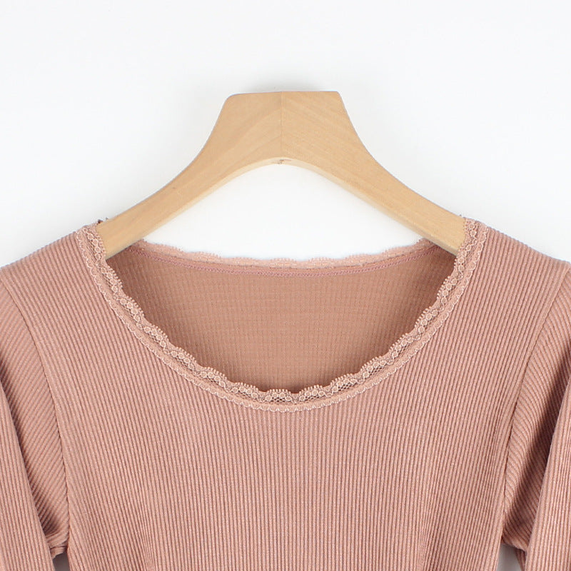 Women’s thermal top with lace, shaping