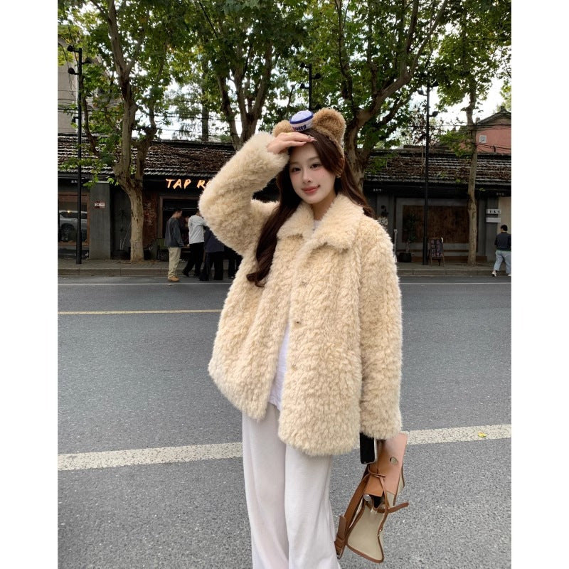 Padded women's jacket with lamb fleece collar