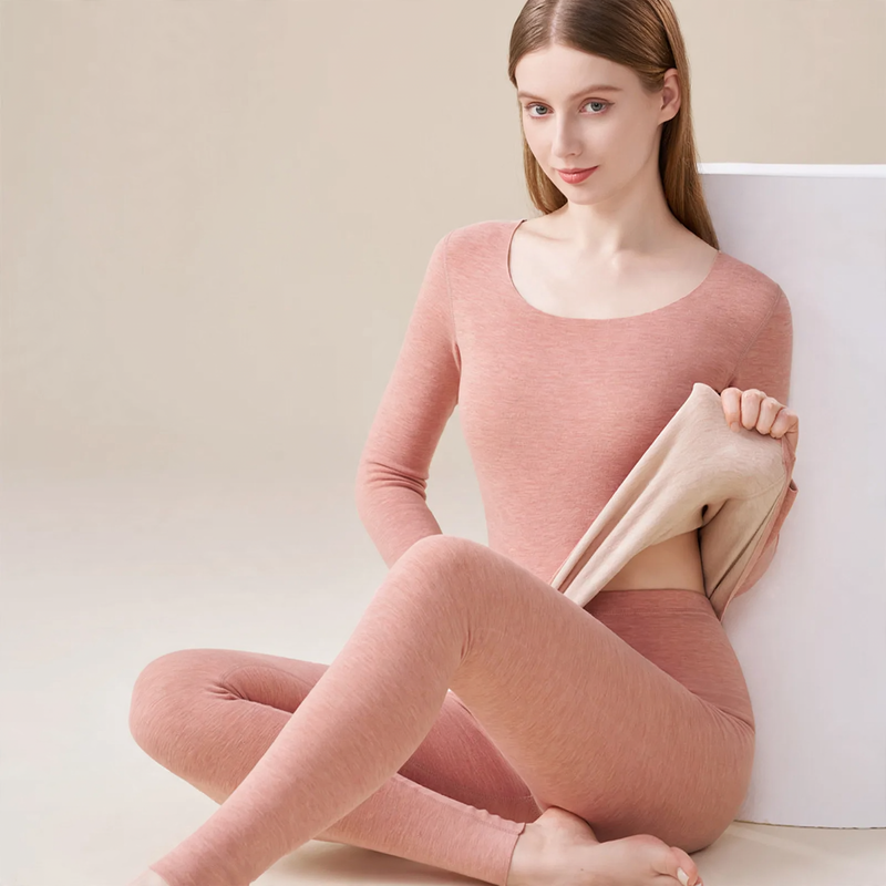 Thermal women's underwear set, self-heating, round neck