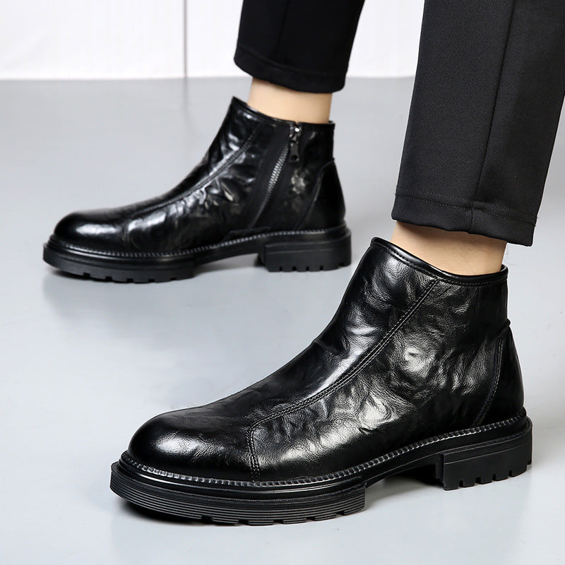 Robust men's leather boots in vintage style