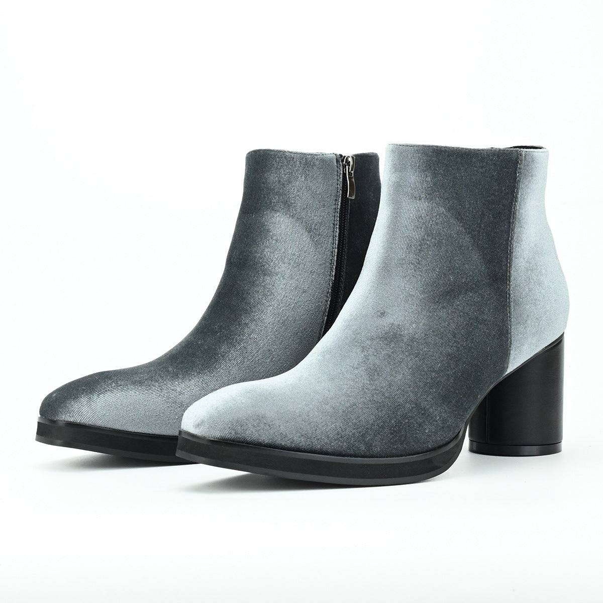 Elegant men's Chelsea boots