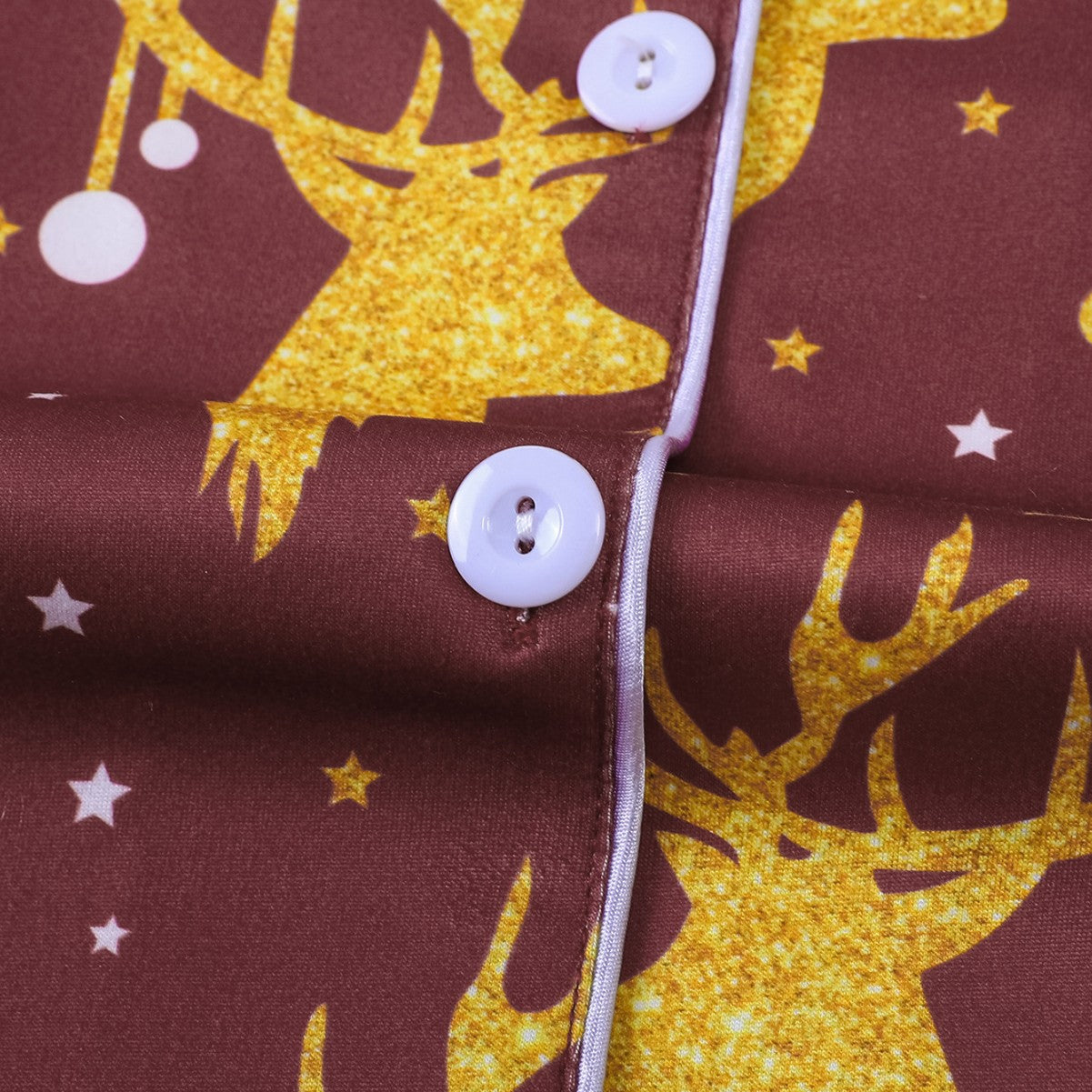 Ladies' loungewear, long-sleeved, with golden reindeer print