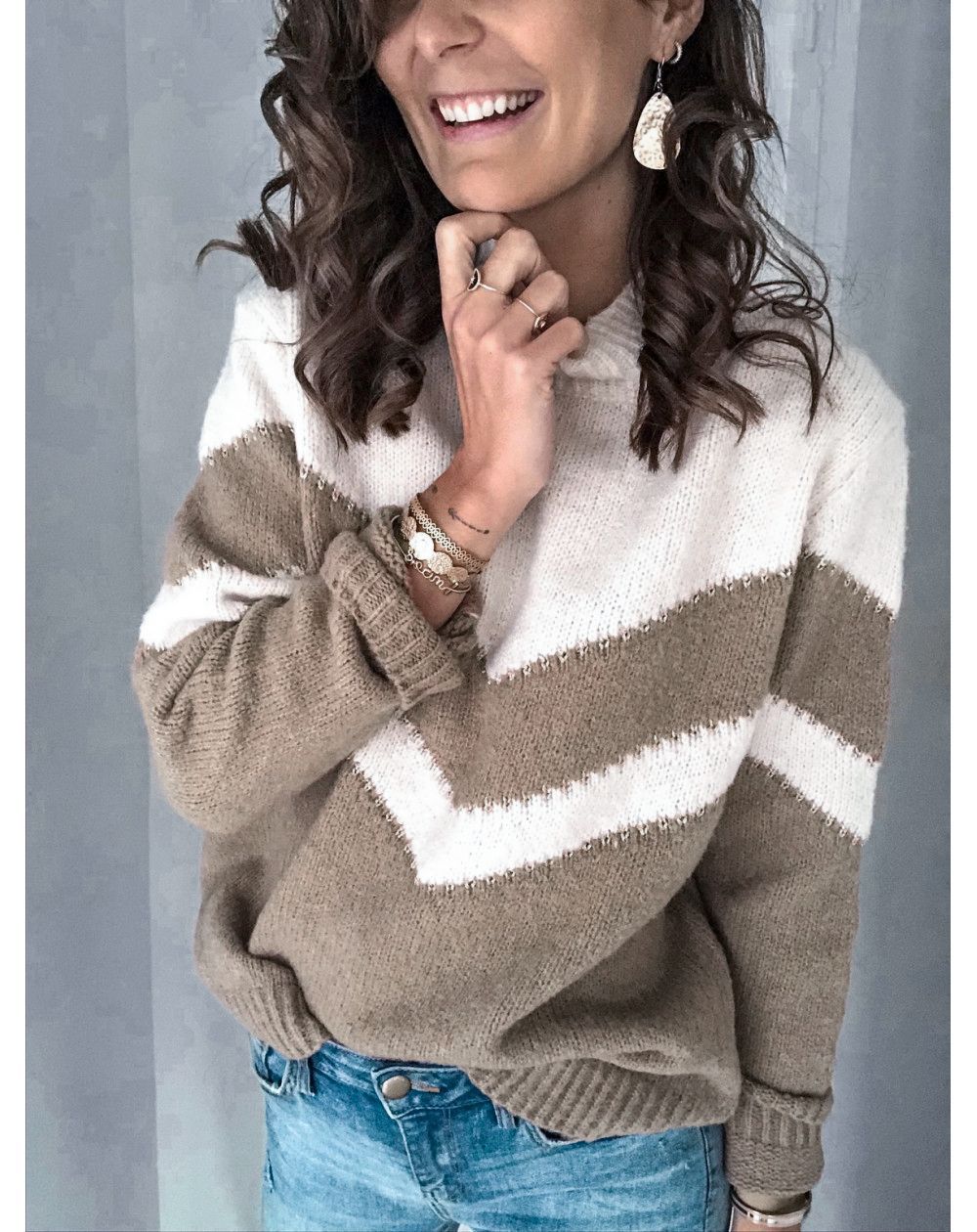 Women’s knitted pullover with high stand-up collar and chevron pattern Chichicherry