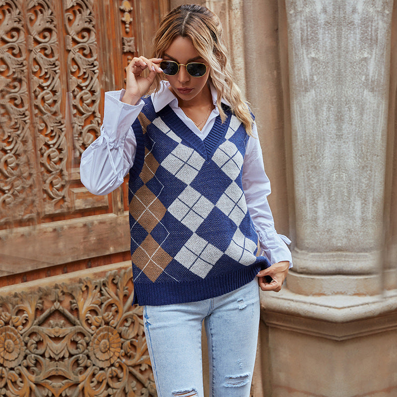Women's Sleeveless Argyle Knit Vest with V-Neck and Retro Diamond Pattern Chichicherry