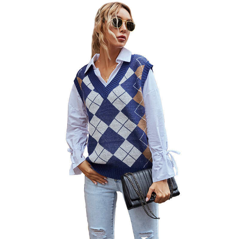 Women's Sleeveless Argyle Knit Vest with V-Neck and Retro Diamond Pattern Chichicherry
