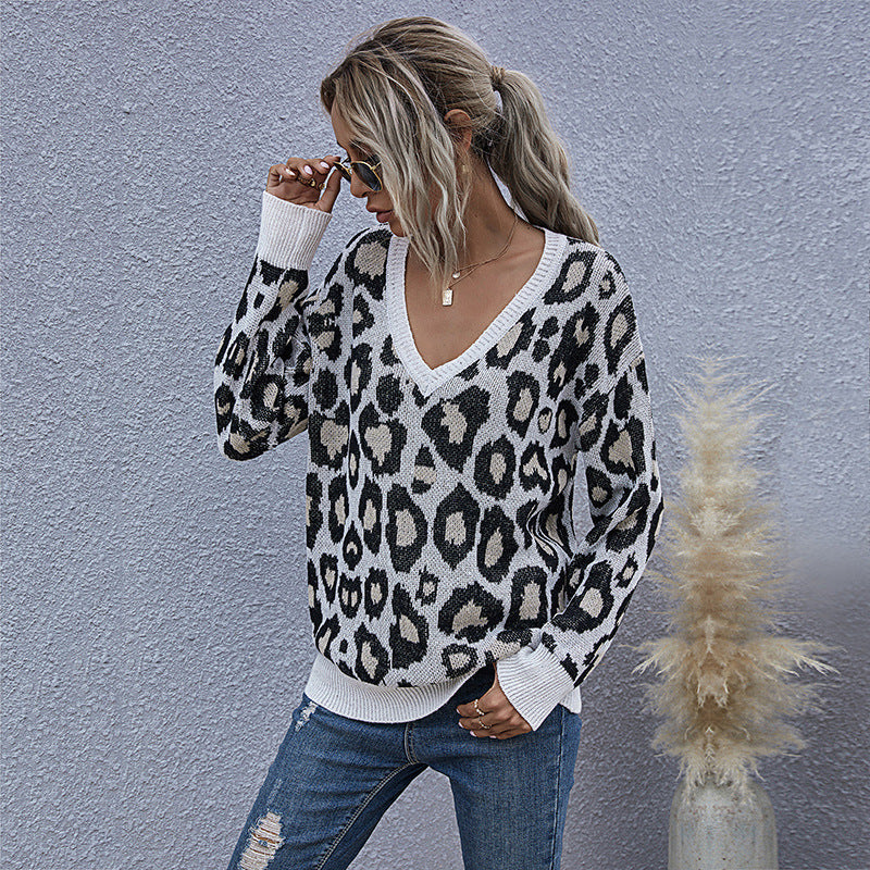 Women's Chunky Knit V-Neck Sweater with Oversized Silhouette and Statement Leopard Print