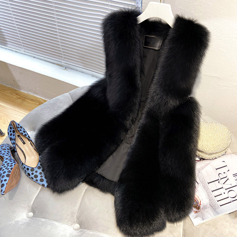 Ladies faux fur vest with long pile fur, waist-length A-line and padded inner finish Chichicherry
