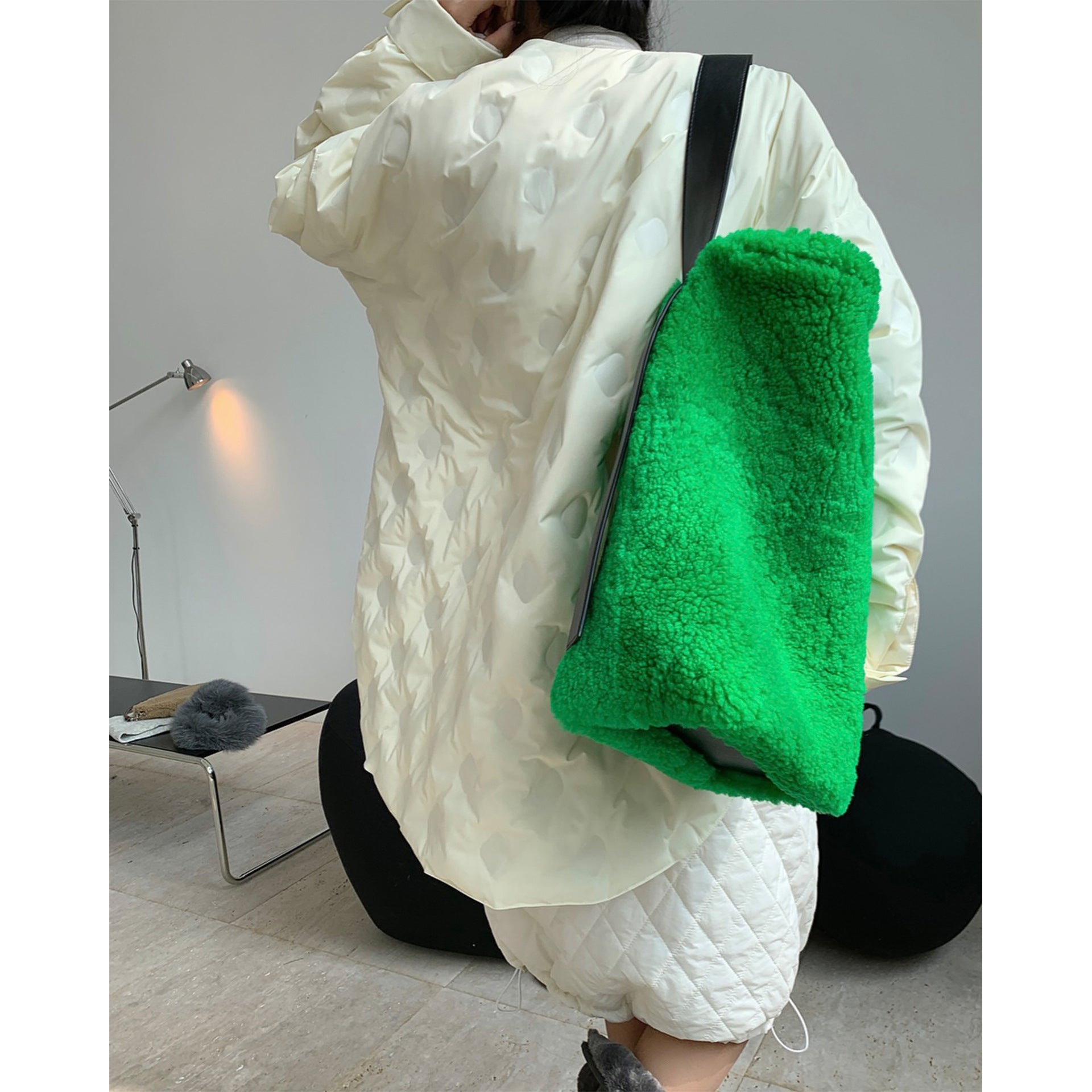 Women’s Oversized Quilted Jacket Without Collar with Round Neckline and Light Padding Chichicherry