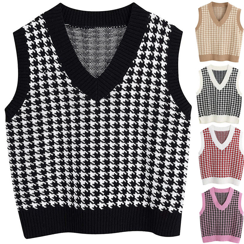 Women’s knit vest with houndstooth pattern, V-neck and ribbed hem Chichicherry
