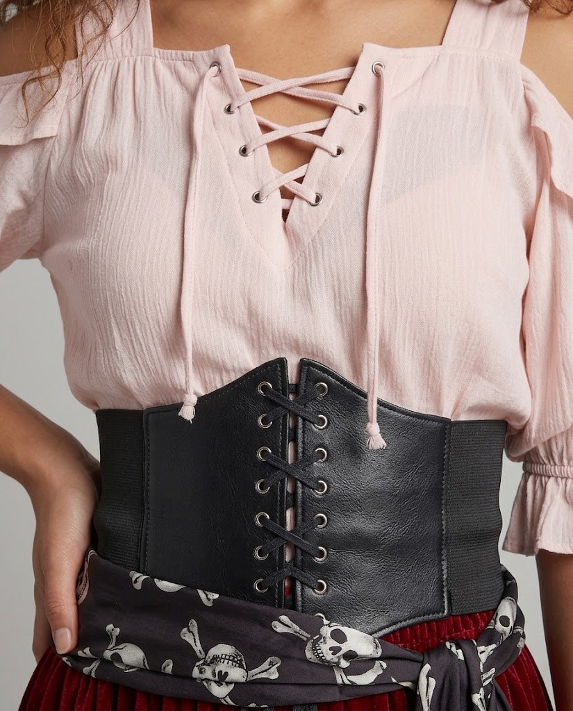 Women's Pirate Costume with Elegant Tailoring and Flowing Skirt Chichicherry