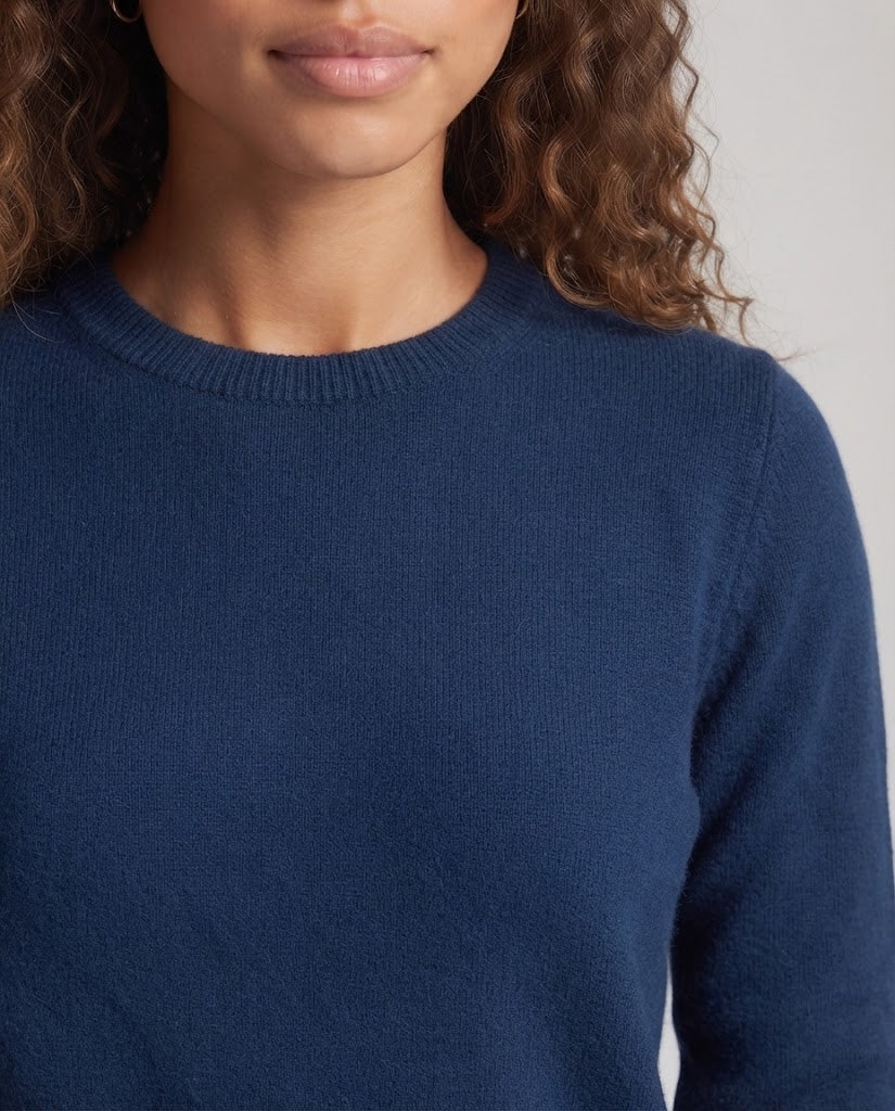 Ladies fine fluffy sweater with round neckline, narrow ribbed edge and light mohair effect Chichicherry
