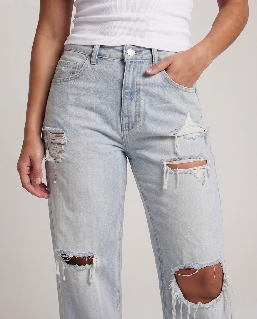 Women's Wide Distressed Jeans with High Waist and Large Rips Chichicherry