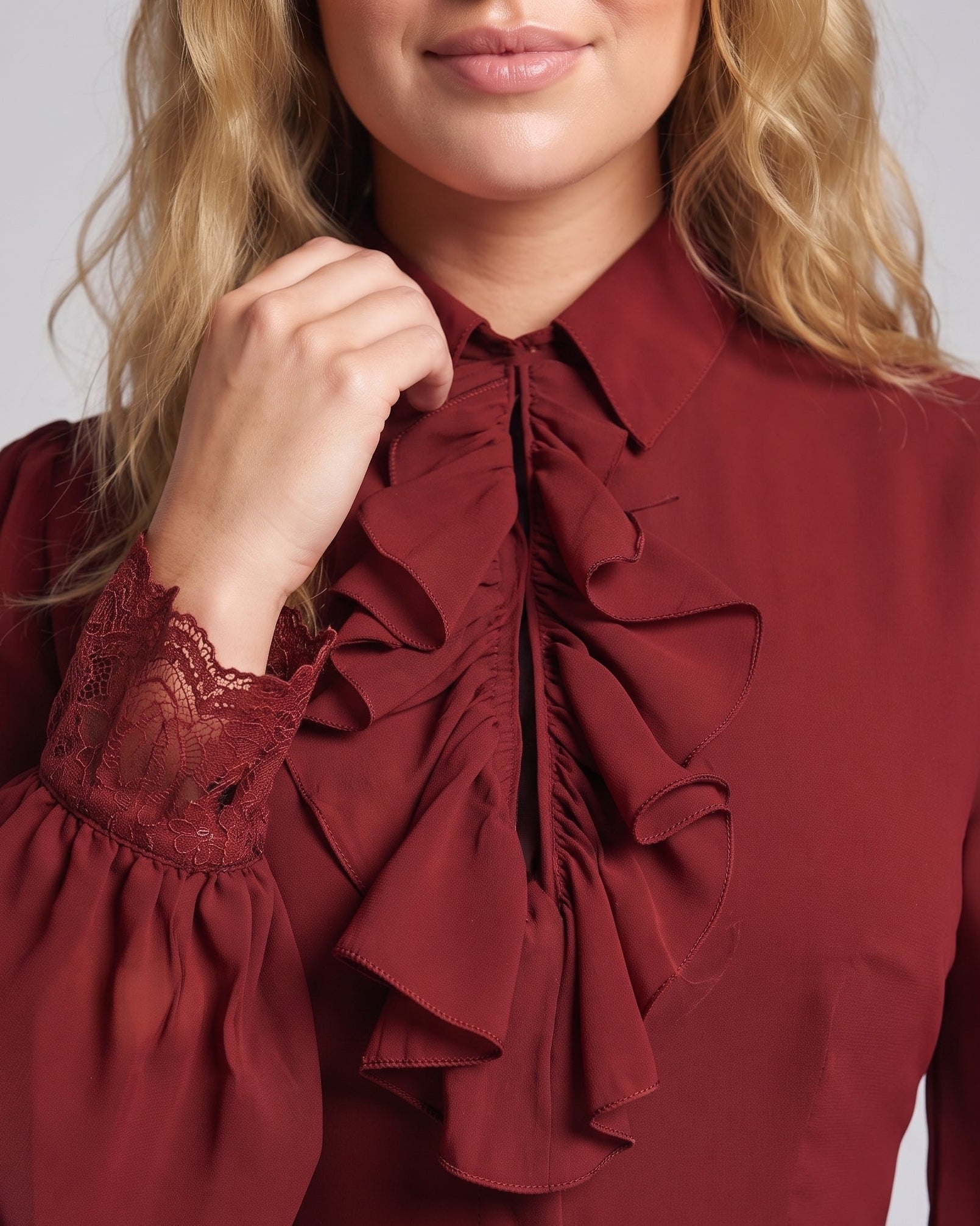 Women Ruffled Blouse with Elegant Collar Area Chichicherry