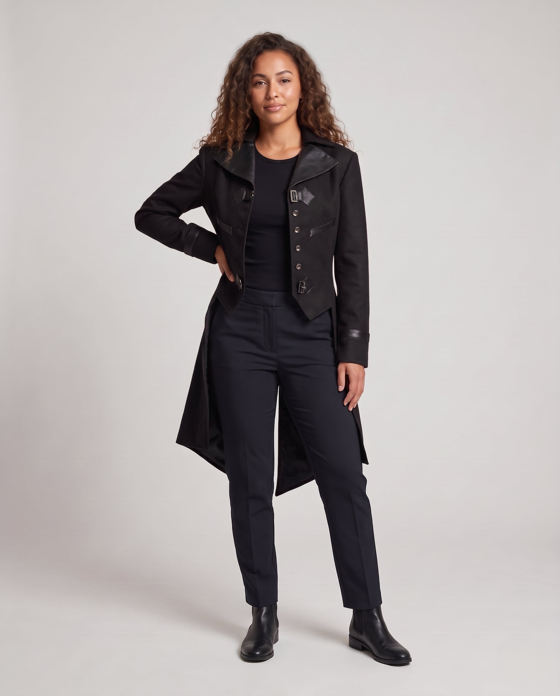 Women's Woven Suit with Ornate Details and Various Elements Chichicherry