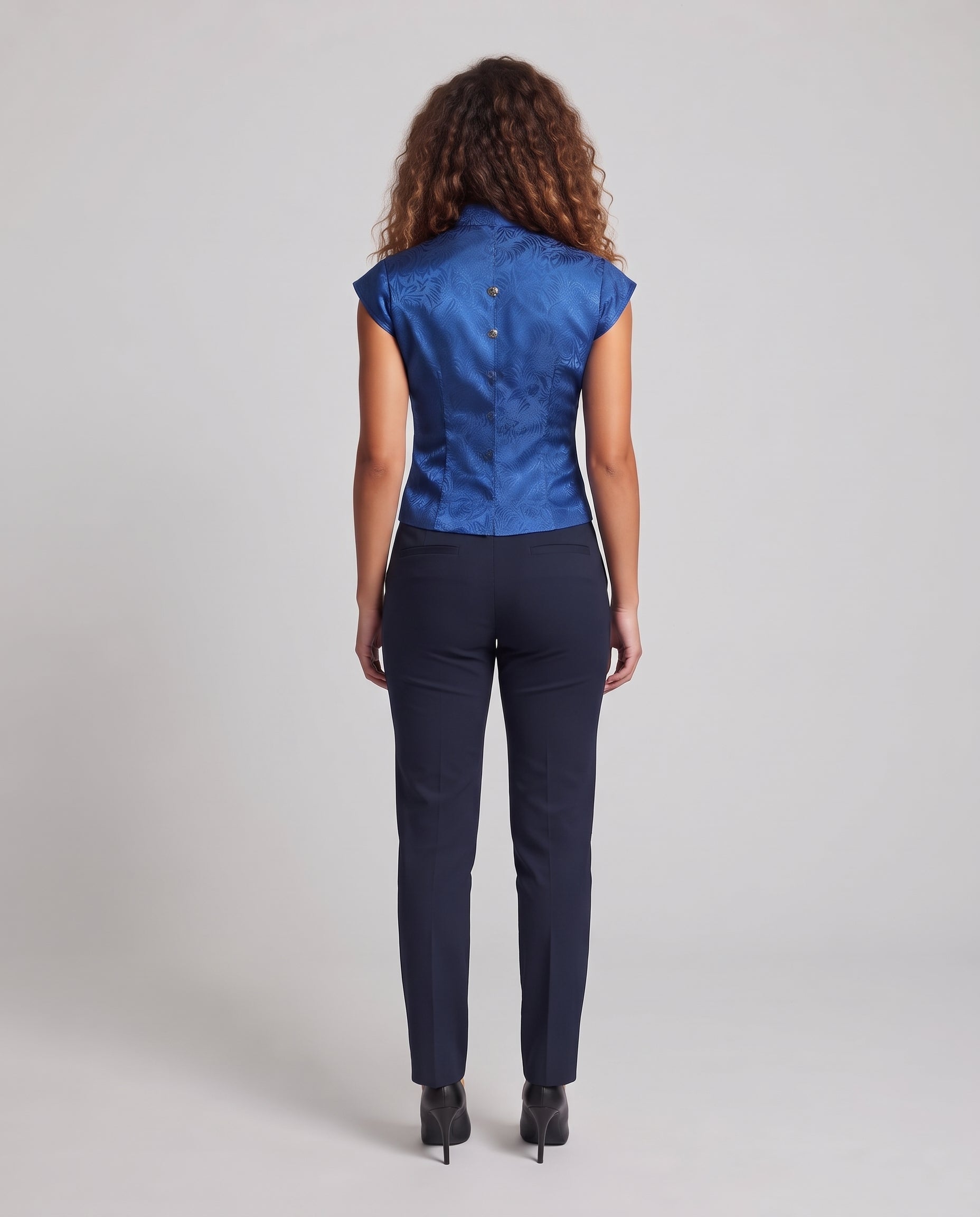 Ladies elegant vest with elaborate design and fine details Chichicherry