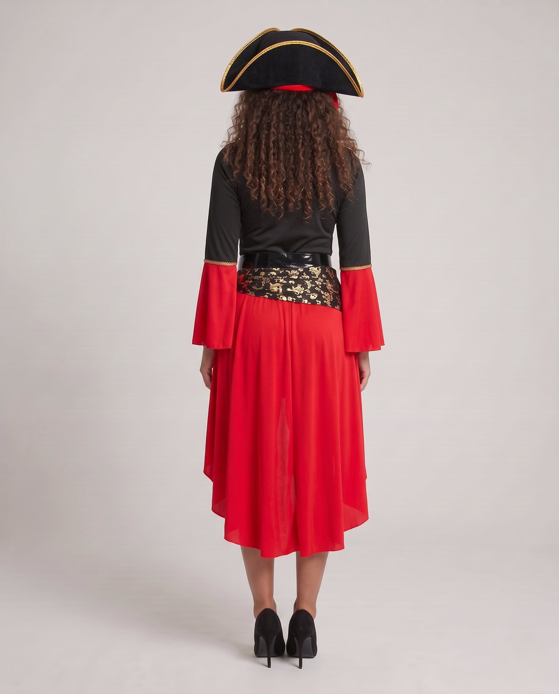 Women Pirate Costume with Swinging Skirt and Detailed Top Design Chichicherry
