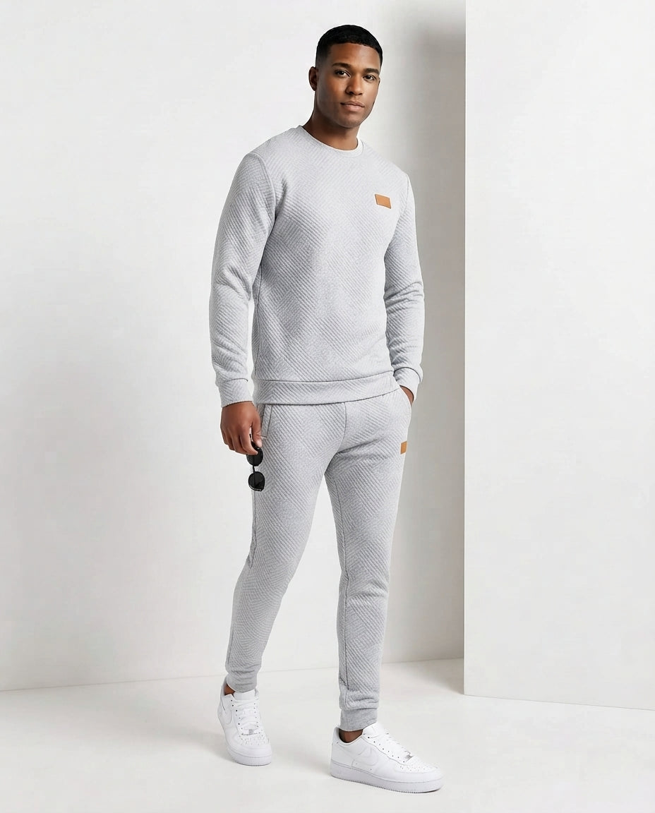 Men's Textured Round Neck Sweater made of lightweight textured knit Chichicherry