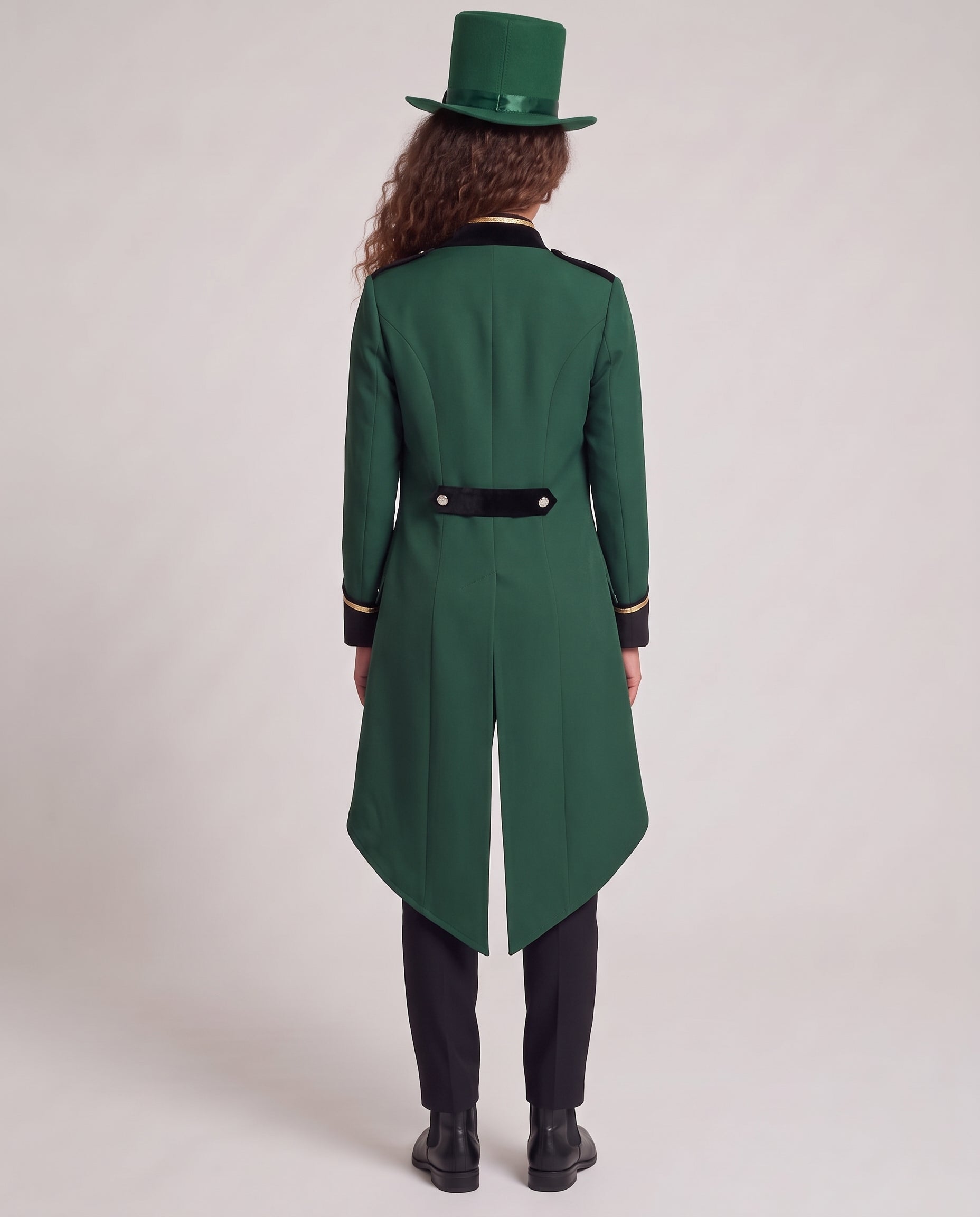 Women's festive costume set with top hat, bow tie and long fringes Chichicherry