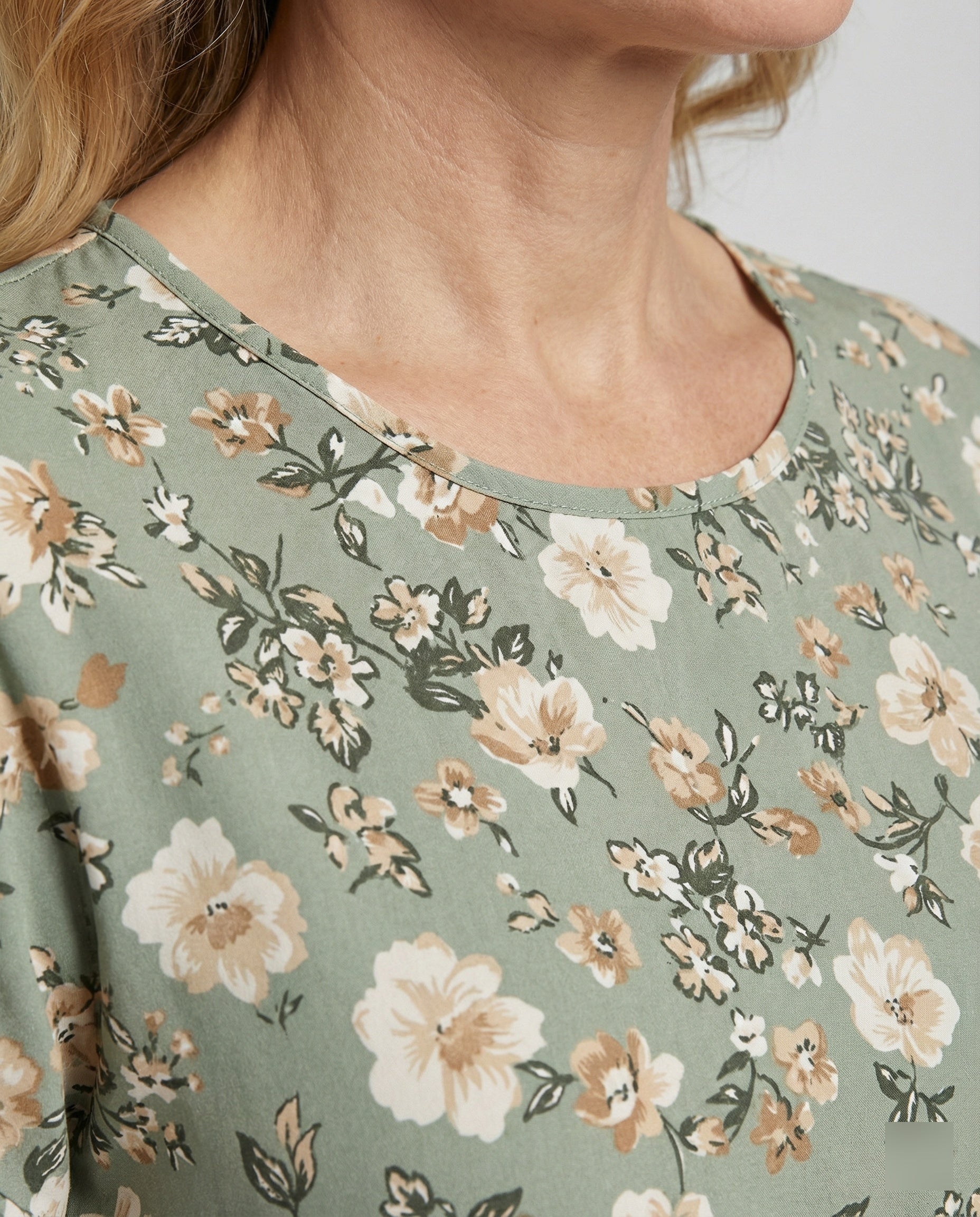 Women's summer dress floral with ruffle