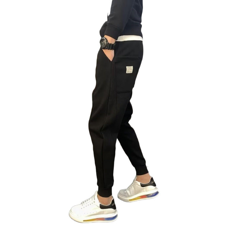 Herren Jogginghose mit tailliertem Tapered‑Schnitt, Bügelfalte und elastischen Bündchen Chichicherry