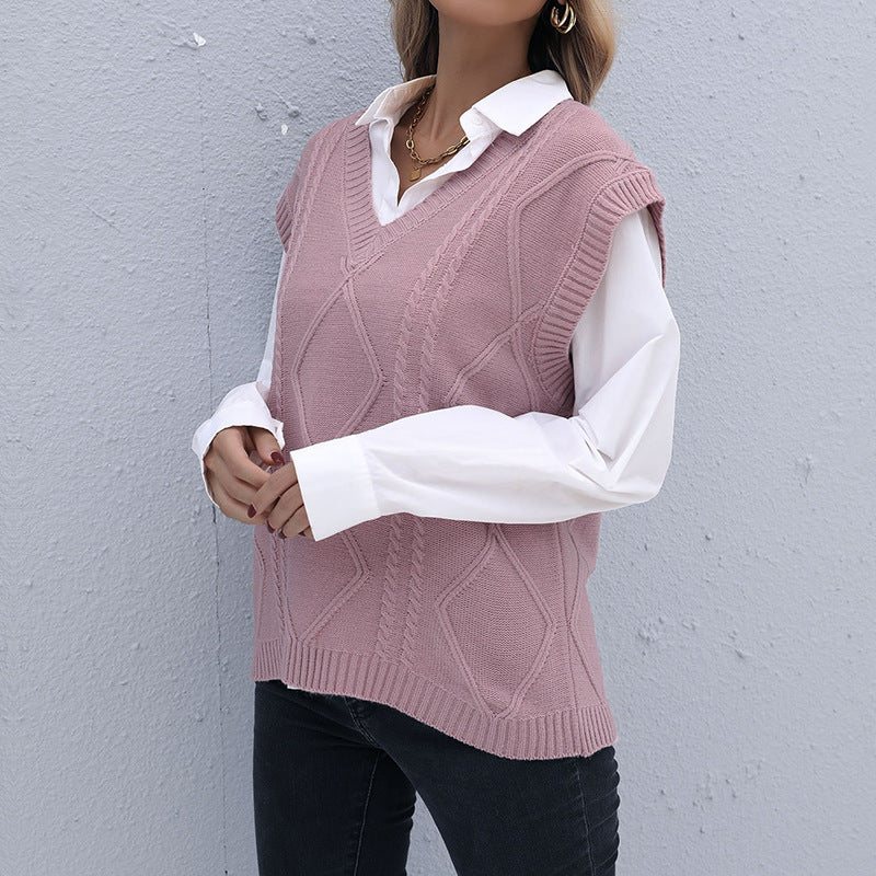Women's knitted long vest with cable pattern, V-neck and relaxed oversized fit Chichicherry