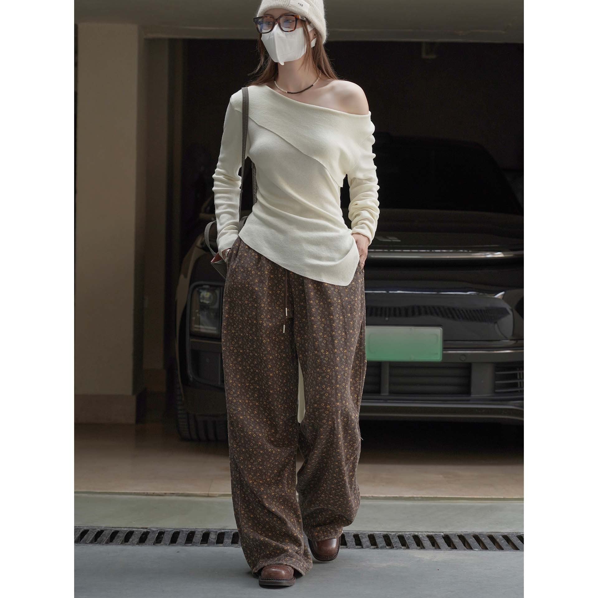 Women Asymmetrical Off-Shoulder Fine Knit Top with Twisted Hem Chichicherry