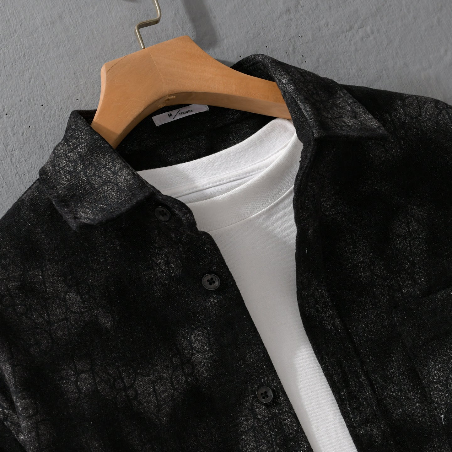 Men's velvety shirt jacket overshirt with tonal pattern and chest pocket Chichicherry