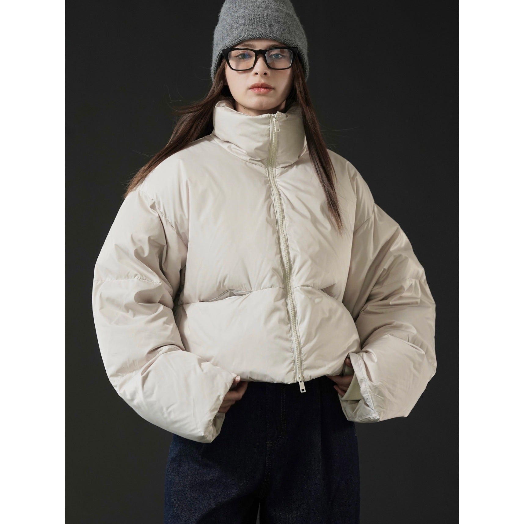 Women's short quilted puffer jacket with high standing collar and insulating filling Chichicherry