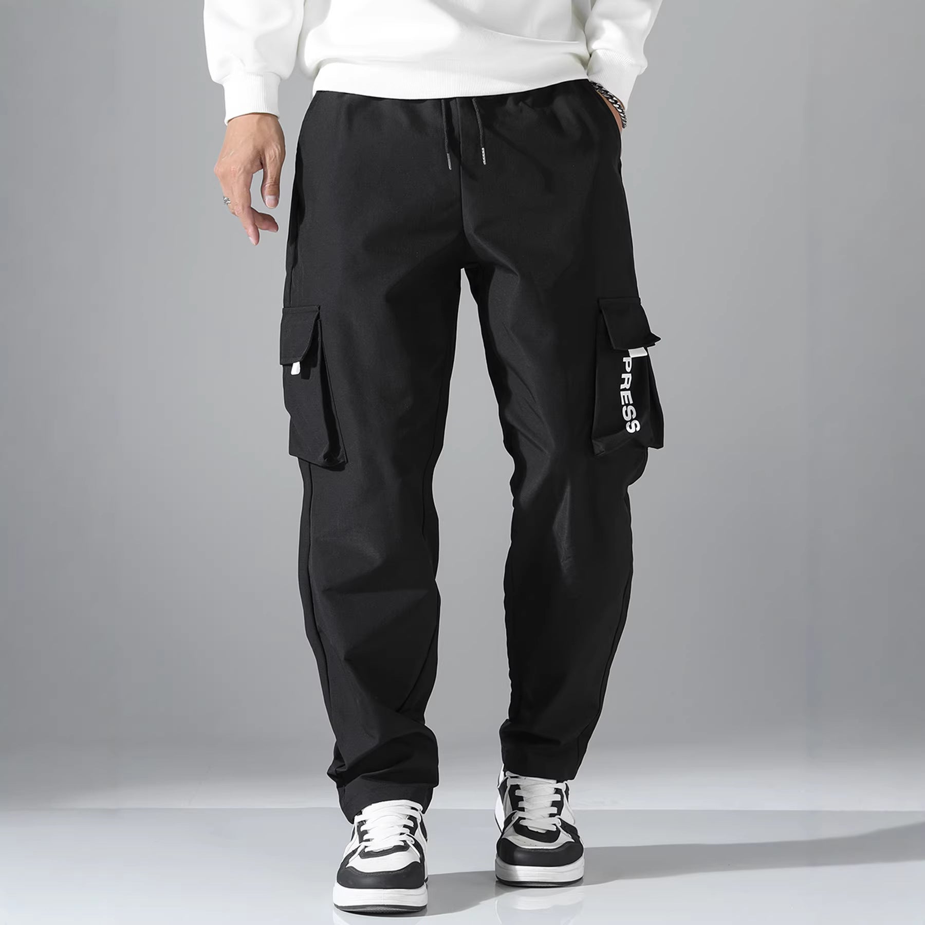 Men's Tapered Cargo Jogging Pants with Elastic Drawstring, Multifunctional Flap Pockets & Ergonomic Seams Chichicherry