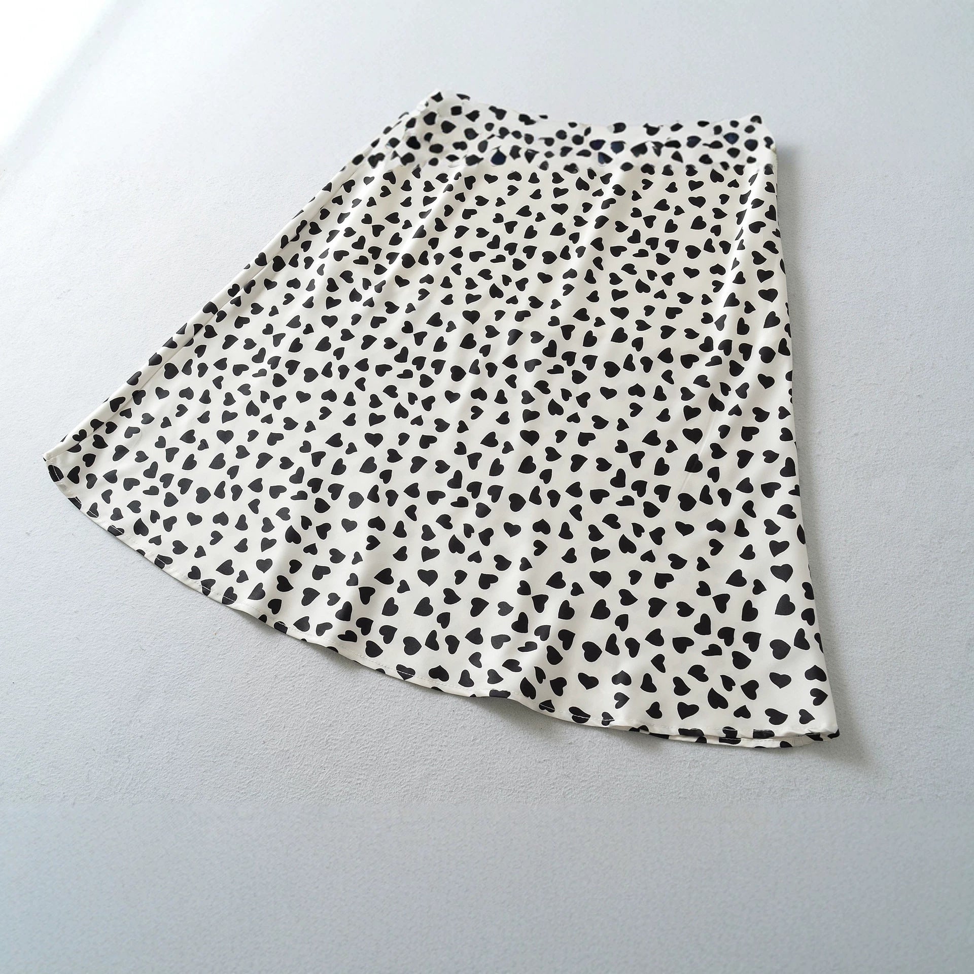 Women Light Midi Skirt Made of Chiffon with Leopard Print and Elastic Waistband