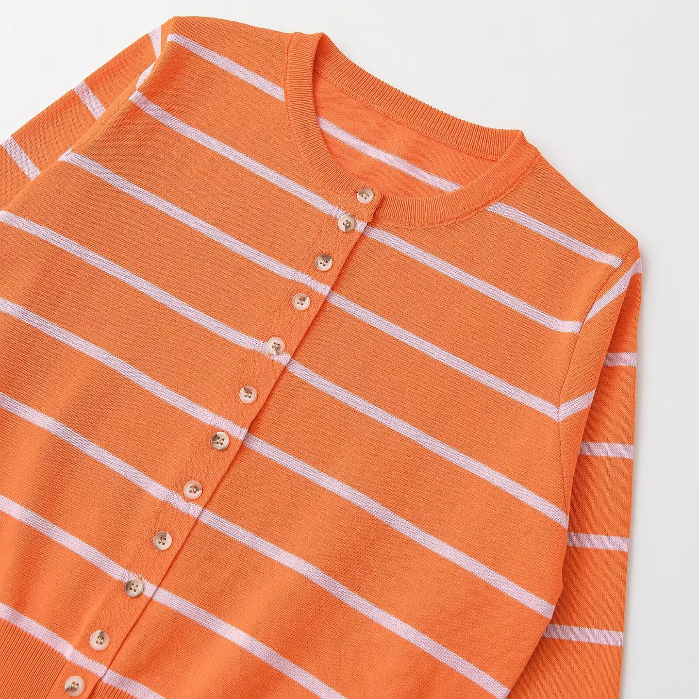 Women's Short-Cut Fine Knit Cardigan with Horizontal Stripes and Mother-of-Pearl Buttons Chichicherry