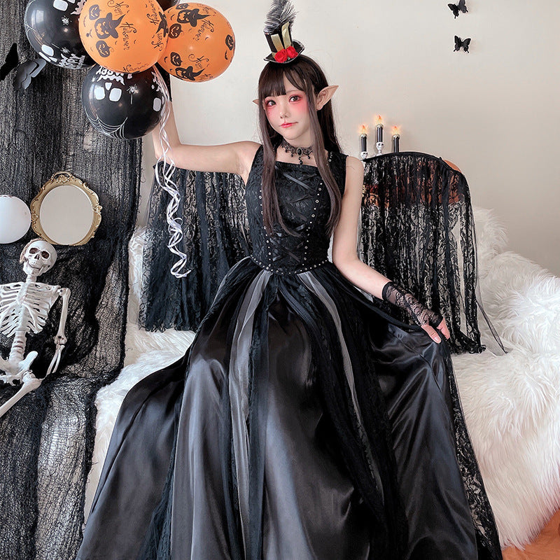 Women's Witch Costume with Tulle Skirt and Elegant Lace Accents Chichicherry