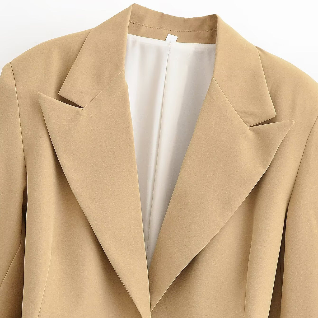 Women's oversized blazer with pointed lapels and flap pockets Chichicherry