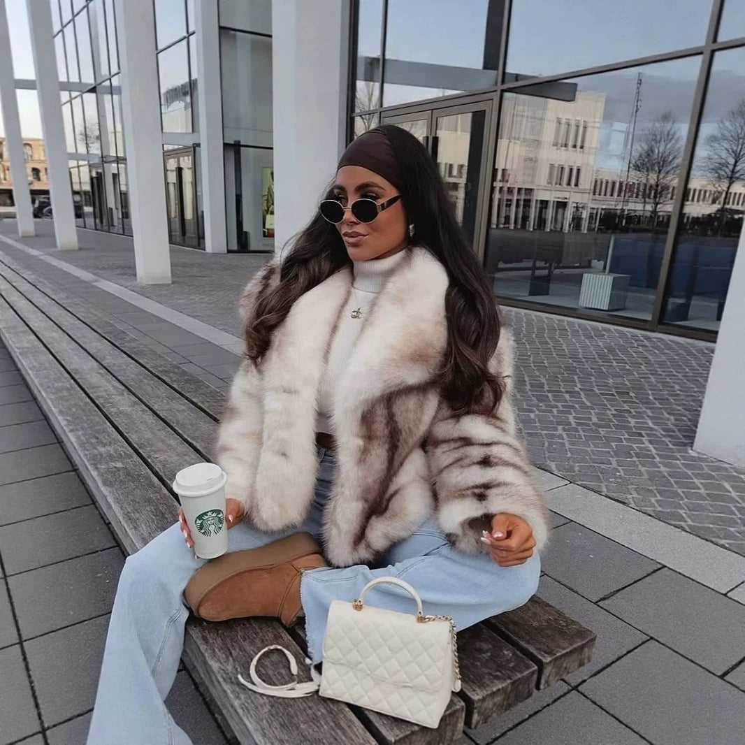 Women's Short Plush Faux Fur Jacket with Wide Shawl Collar and Straight Cut Chichicherry