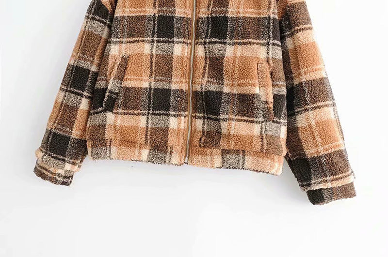 Women Checked Teddy Jacket with Zipper, Oversized Cut and Faux Fur Lining Chichicherry