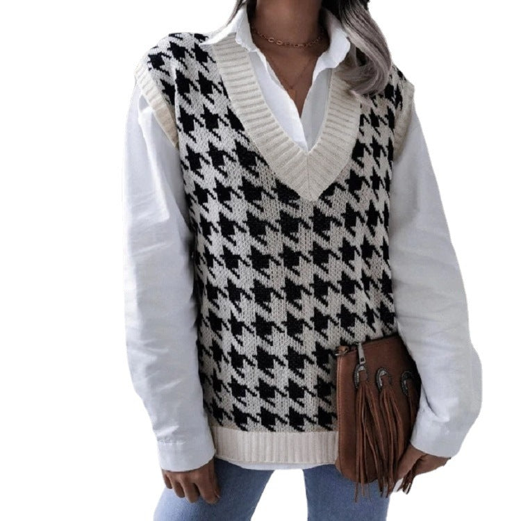 Women Oversized Knit Vest with Houndstooth Pattern and V-Neck Chichicherry