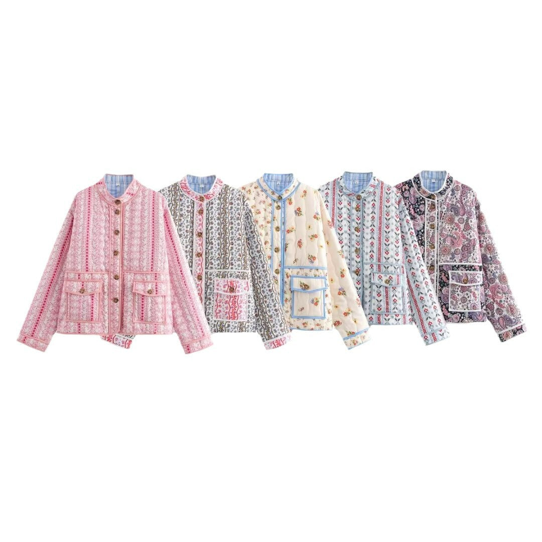 Ladies quilted short jacket with stand-up collar, patch pockets and fine ethnic print Chichicherry