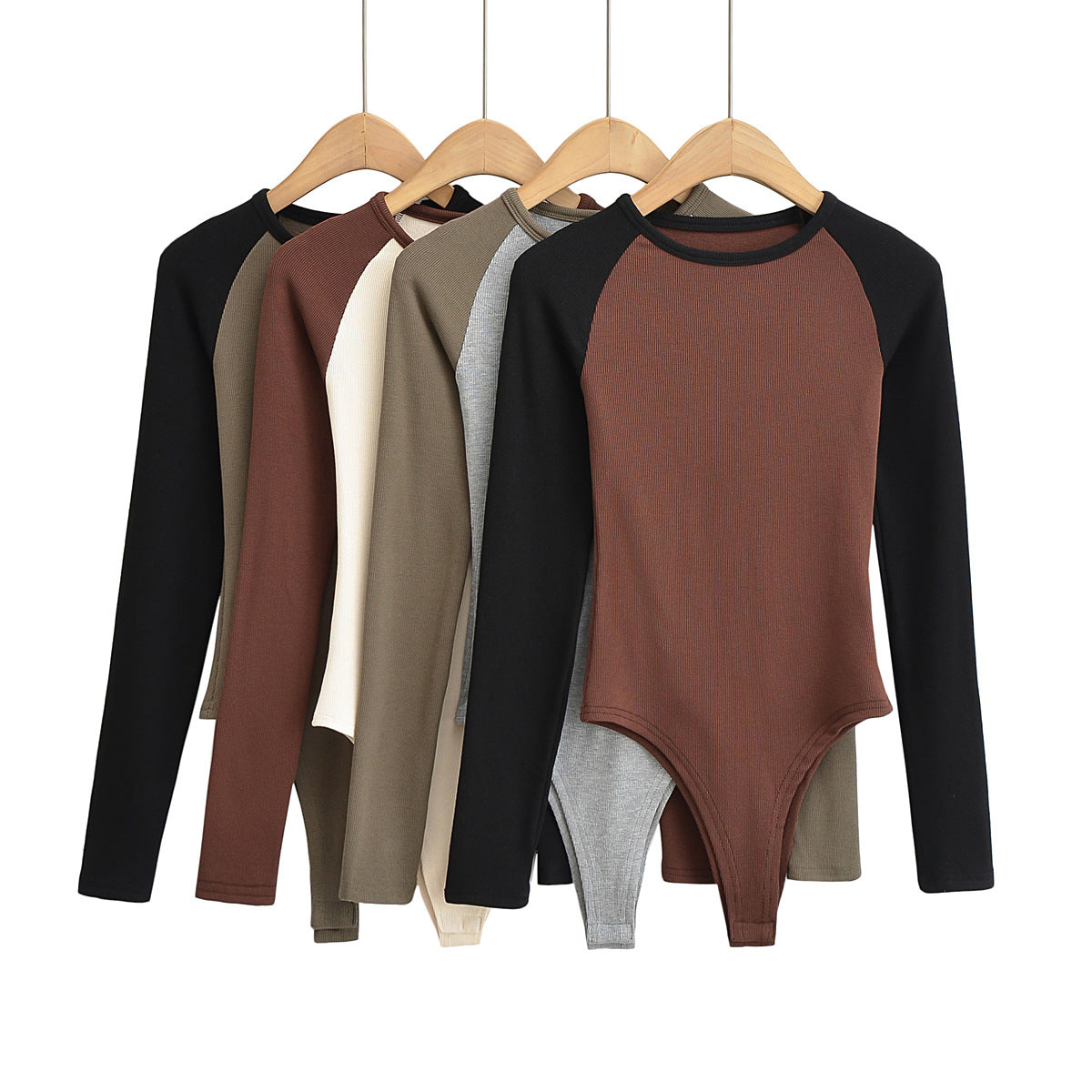 Women's raglan bodysuit with long sleeves, ribbed texture and snap closure Chichicherry