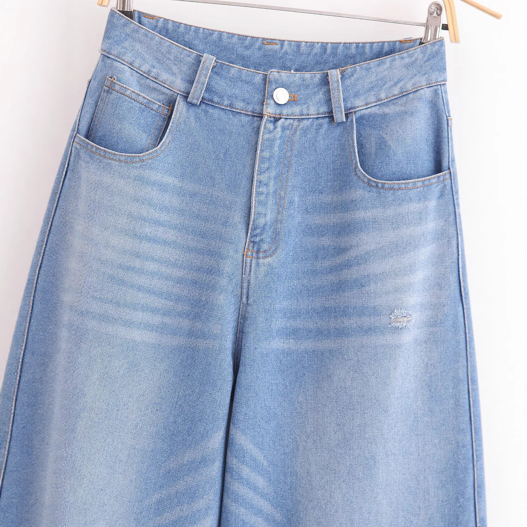 Women's High-Waist Jeans Pants with Wide Leg, Straight Hem and Subtle Used Look Chichicherry