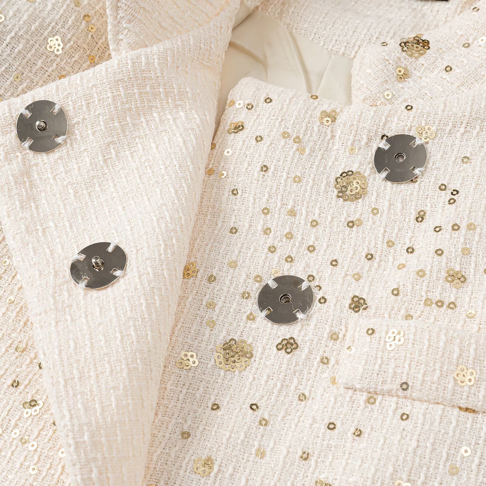 Women's short blazer in bouclé style with stand-up collar and sequin application Chichicherry