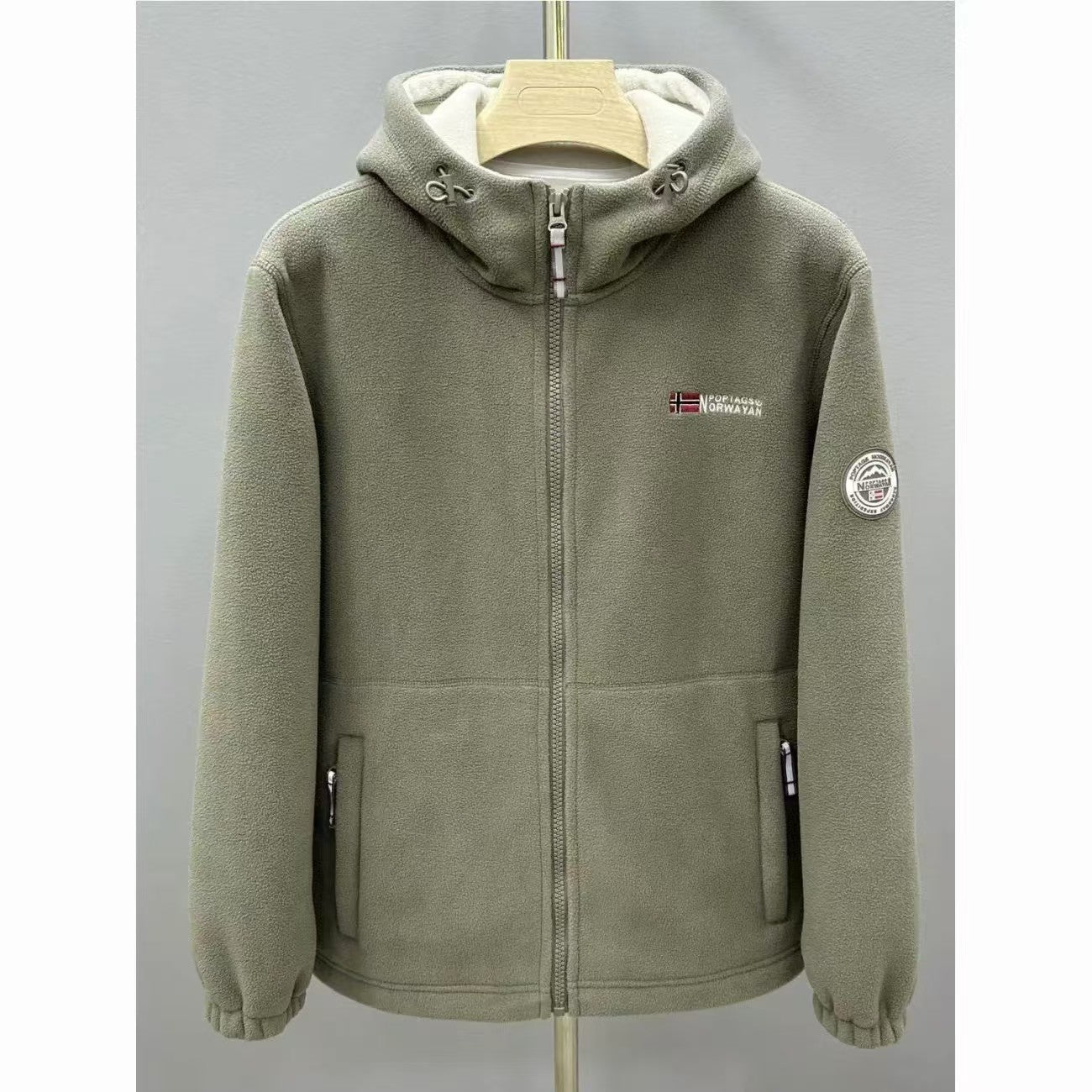 Men's Warm Fleece Hooded Jacket with Sherpa Lining, Wind Protection & Zipper Pockets Chichicherry