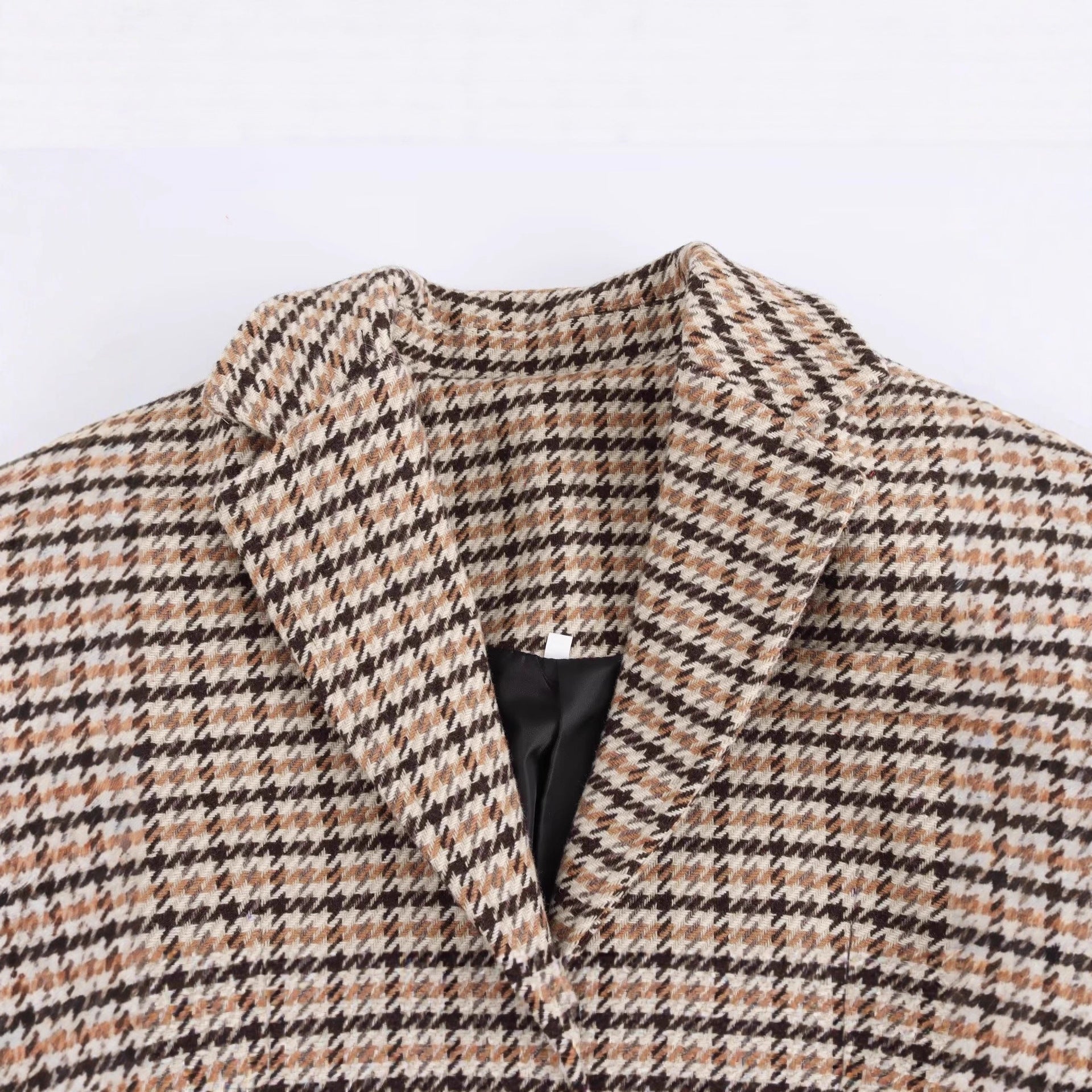 Women Long Houndstooth Coat with Lapel Collar, Two-Button Closure and Flap Pockets Chichicherry