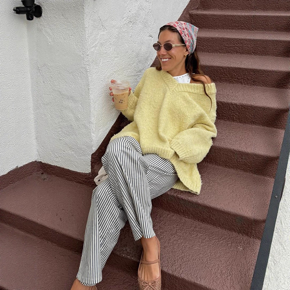 Women's Oversized Plush Sweater with Deep V-Neck and Voluminous Sleeves Chichicherry