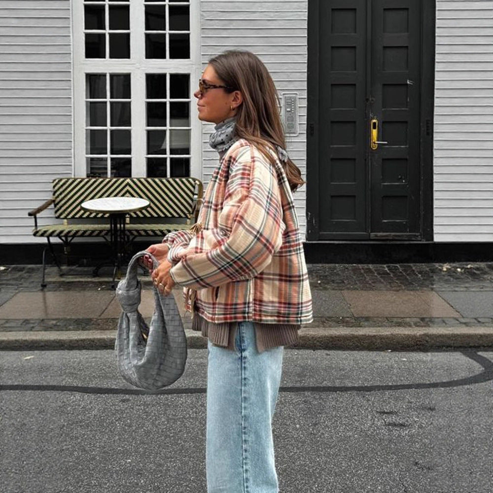 Women Padded Short Quilted Jacket in Check Pattern with Drawstring Hem and Oversized Sleeves Chichicherry
