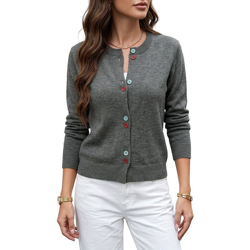 Women's fine knit cardigan with contrast colored buttons and round neck Chichicherry