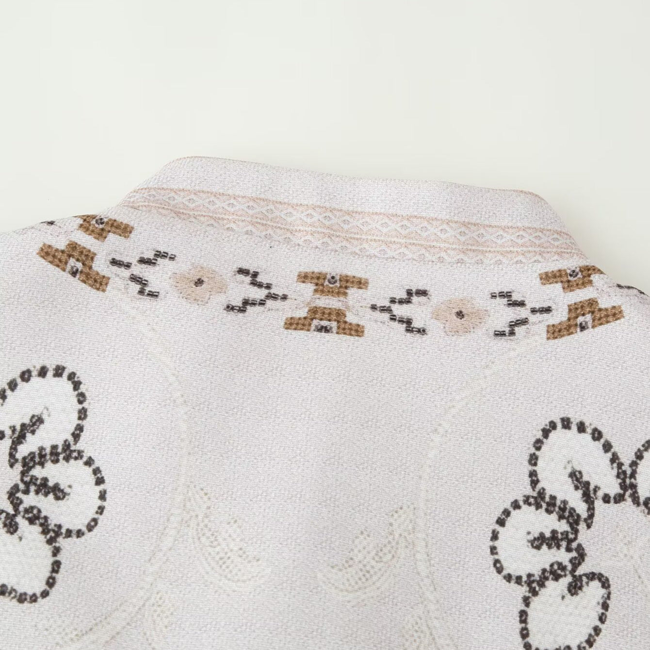 Women embroidered boxy short jacket with stand-up collar and floral embroidery Chichicherry