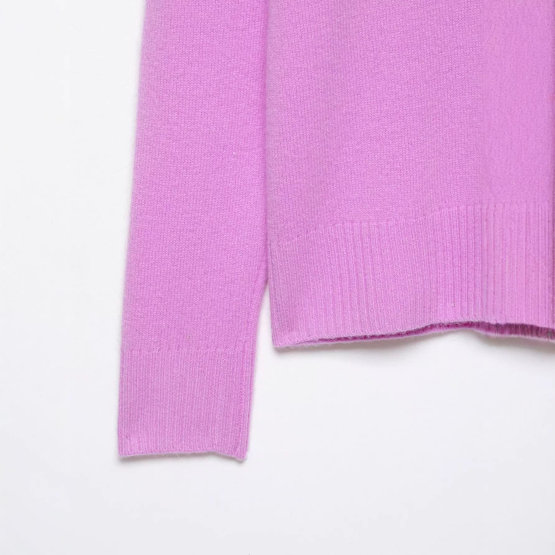 Women Oversize V-Neck Knit Sweater with Dropped Shoulder Chichicherry
