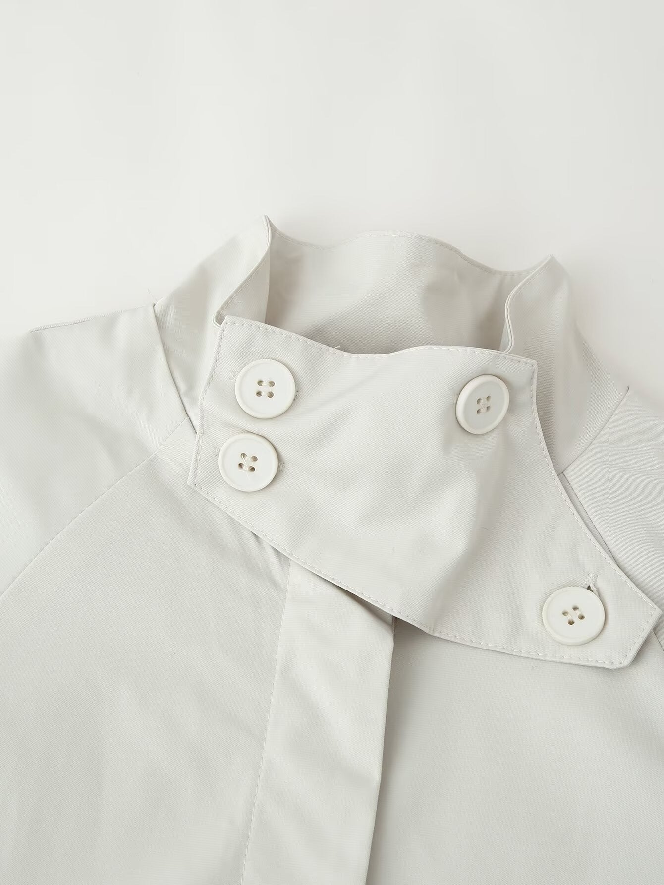 Women's coat with stand collar, balloon sleeves and side slits Chichicherry