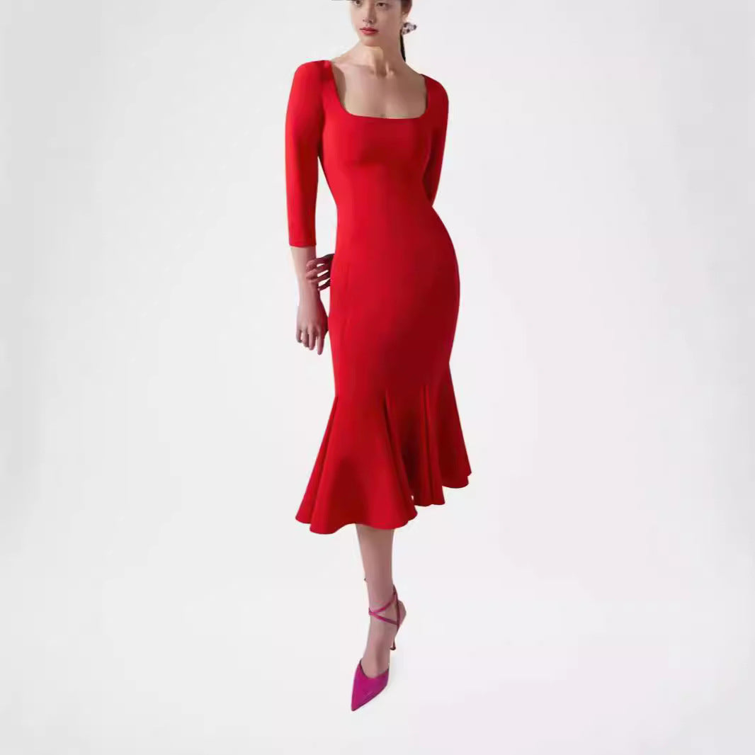 Women's Figure-Hugging Midi Dress with Square Neckline and Mermaid Hem Chichicherry