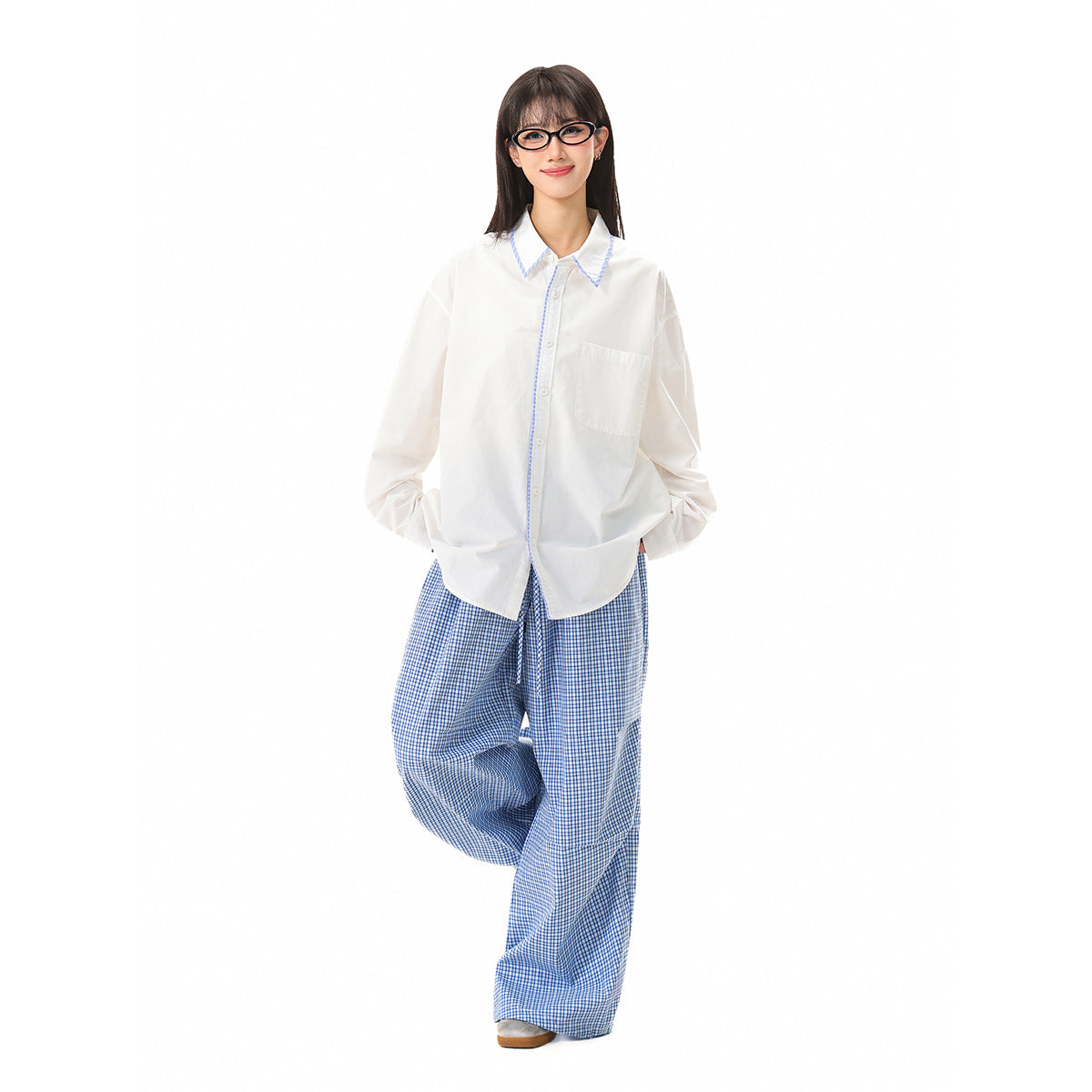 Women's oversized shirt blouse with contrasting collar piping and chest pocket Chichicherry